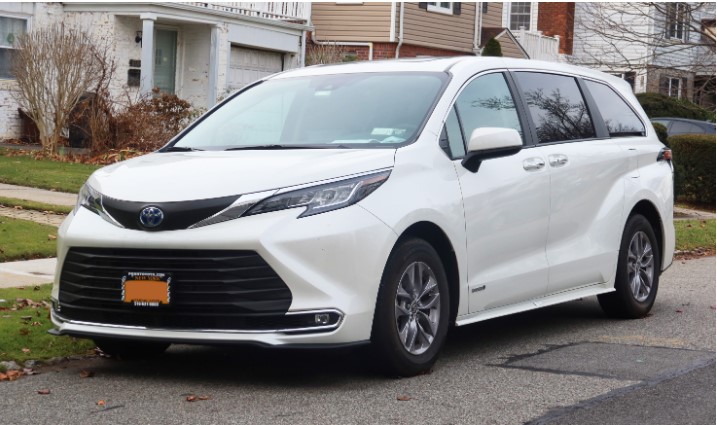 2024 Toyota Sienna Price in India, Specs, Features, & Images